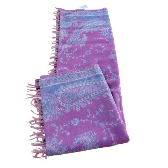 Large Oversize Wrap Around Light Pink Woolen Shawl - Picture 3 of 9